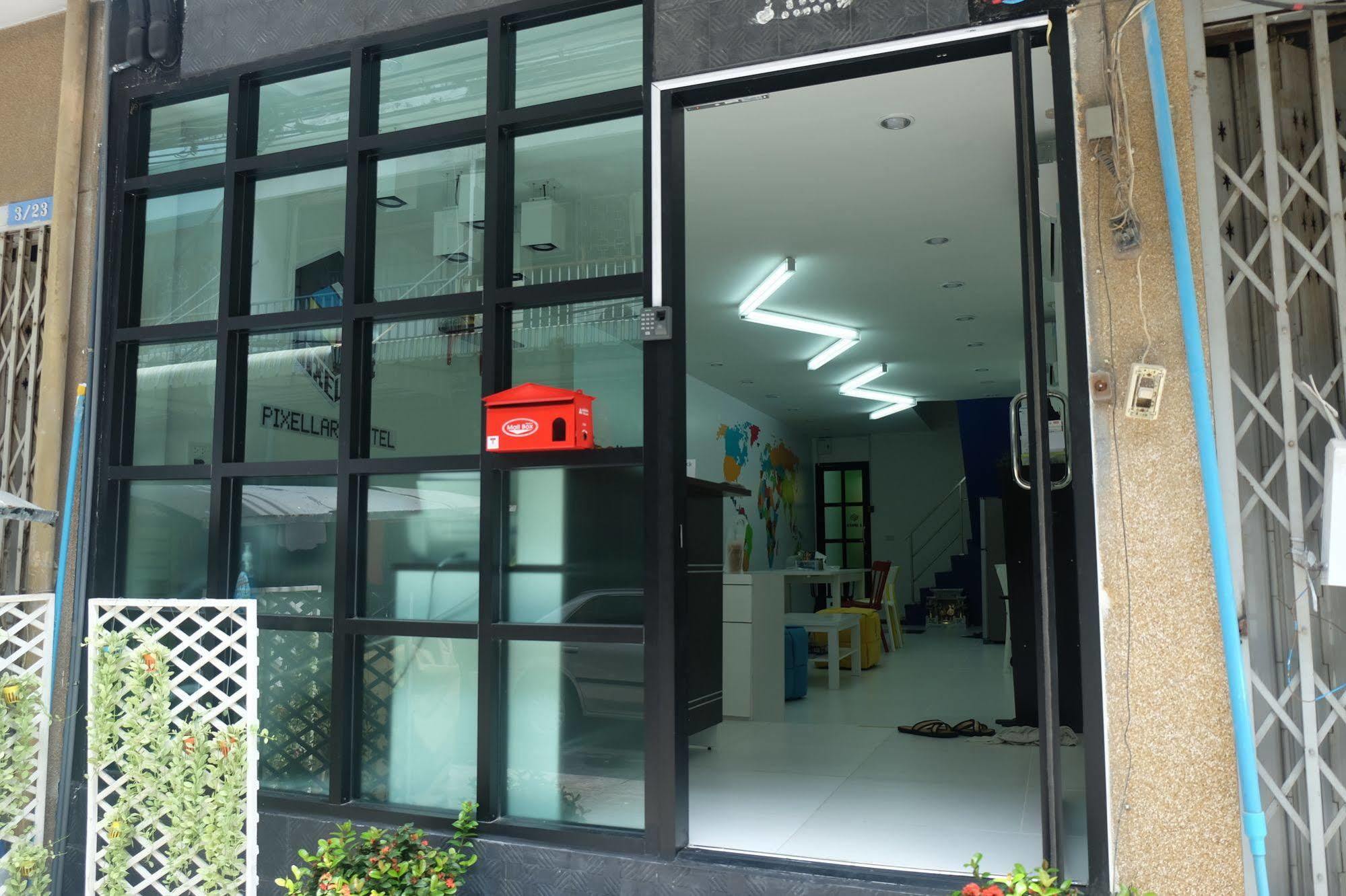 Pixellar Hostel バンコク都 エクステリア 写真