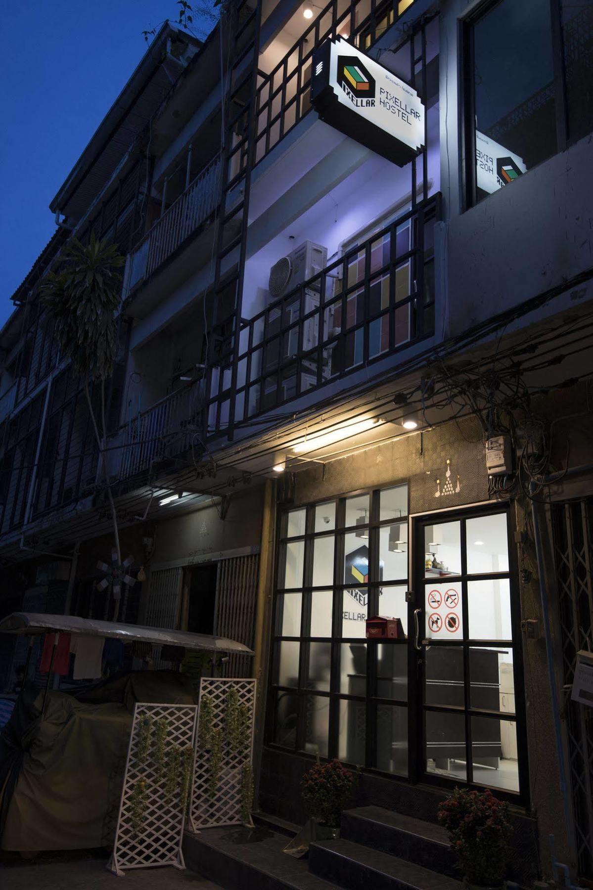 Pixellar Hostel バンコク都 エクステリア 写真