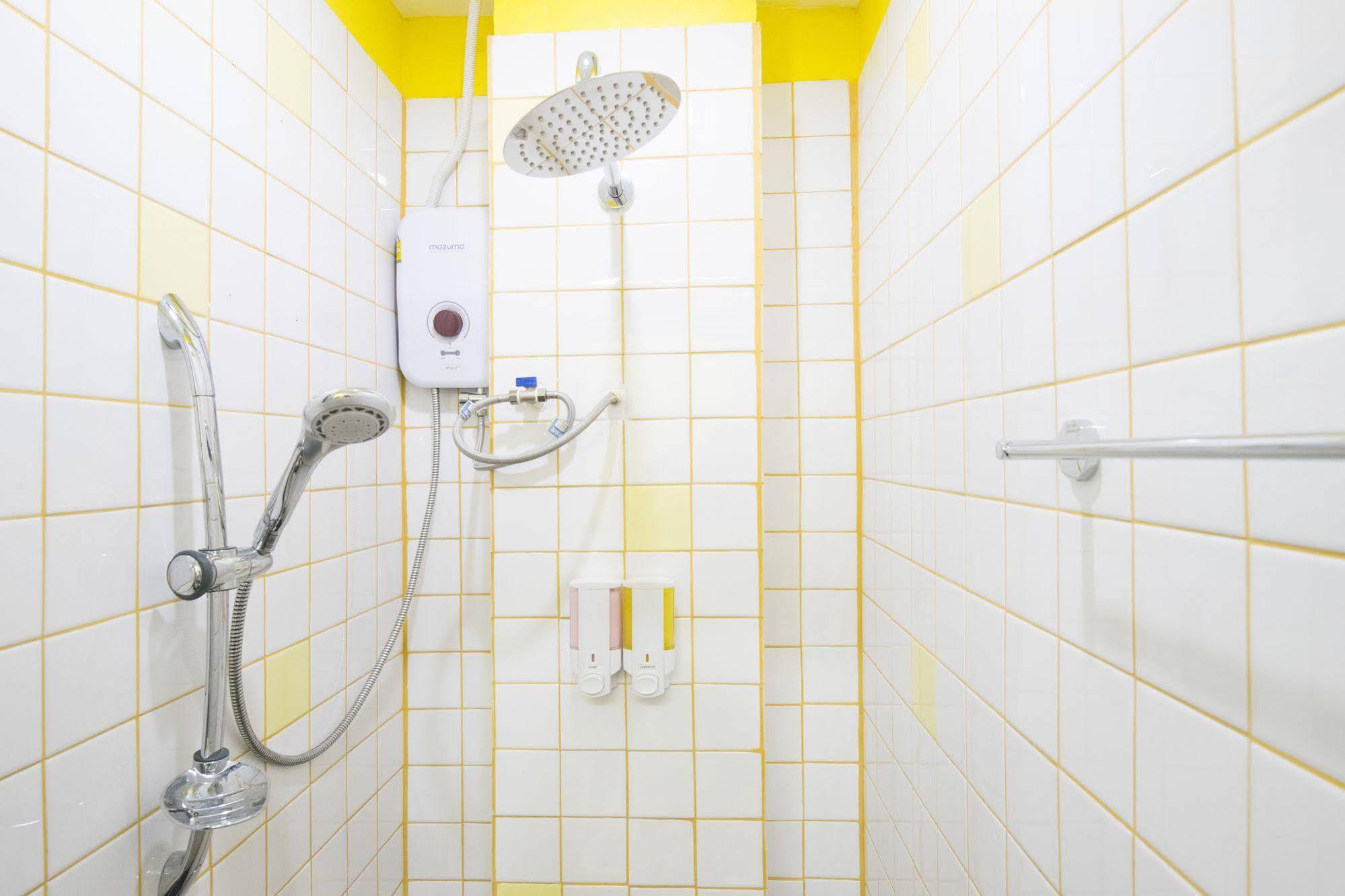 Pixellar Hostel バンコク都 エクステリア 写真