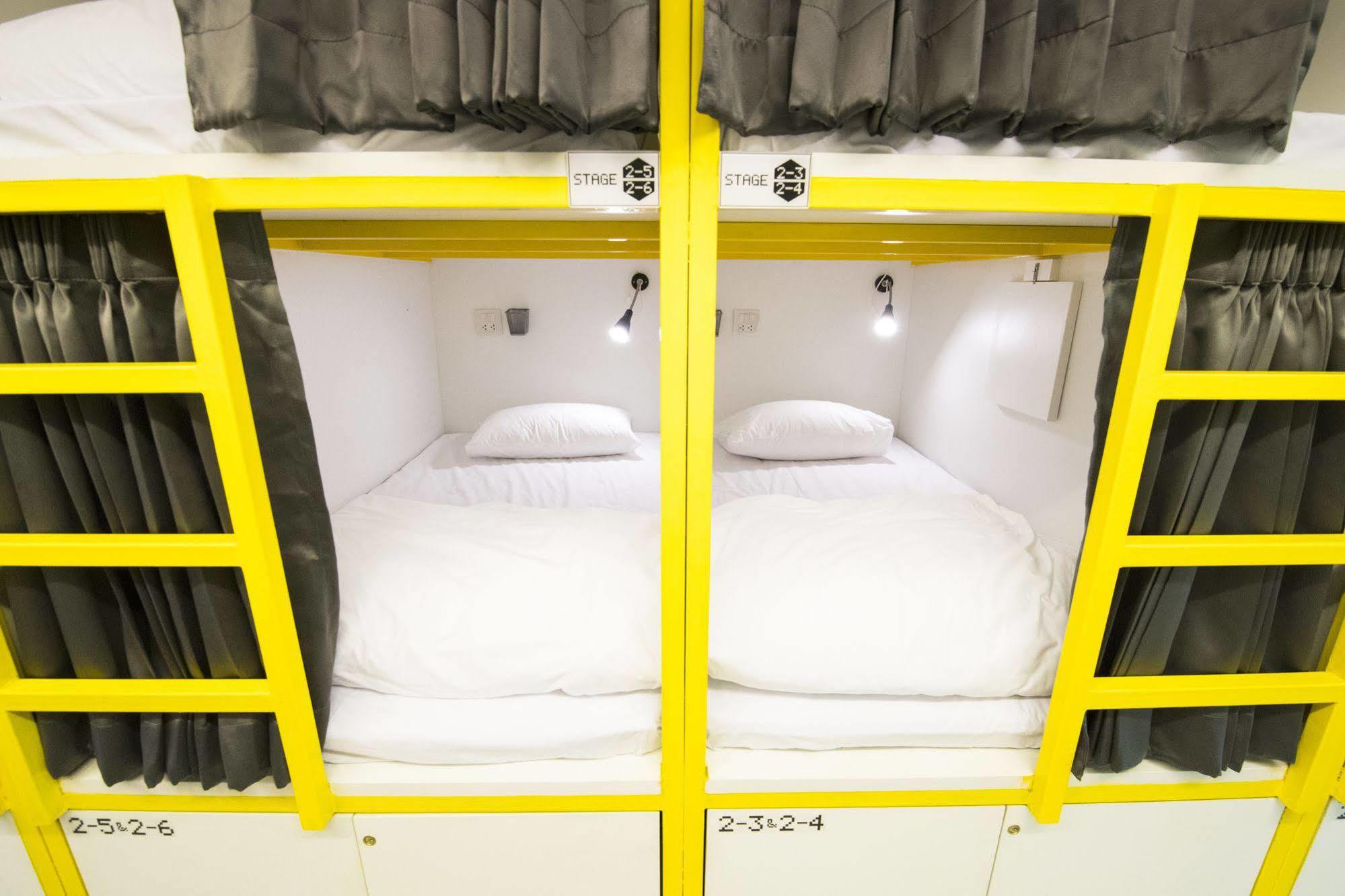 Pixellar Hostel バンコク都 エクステリア 写真