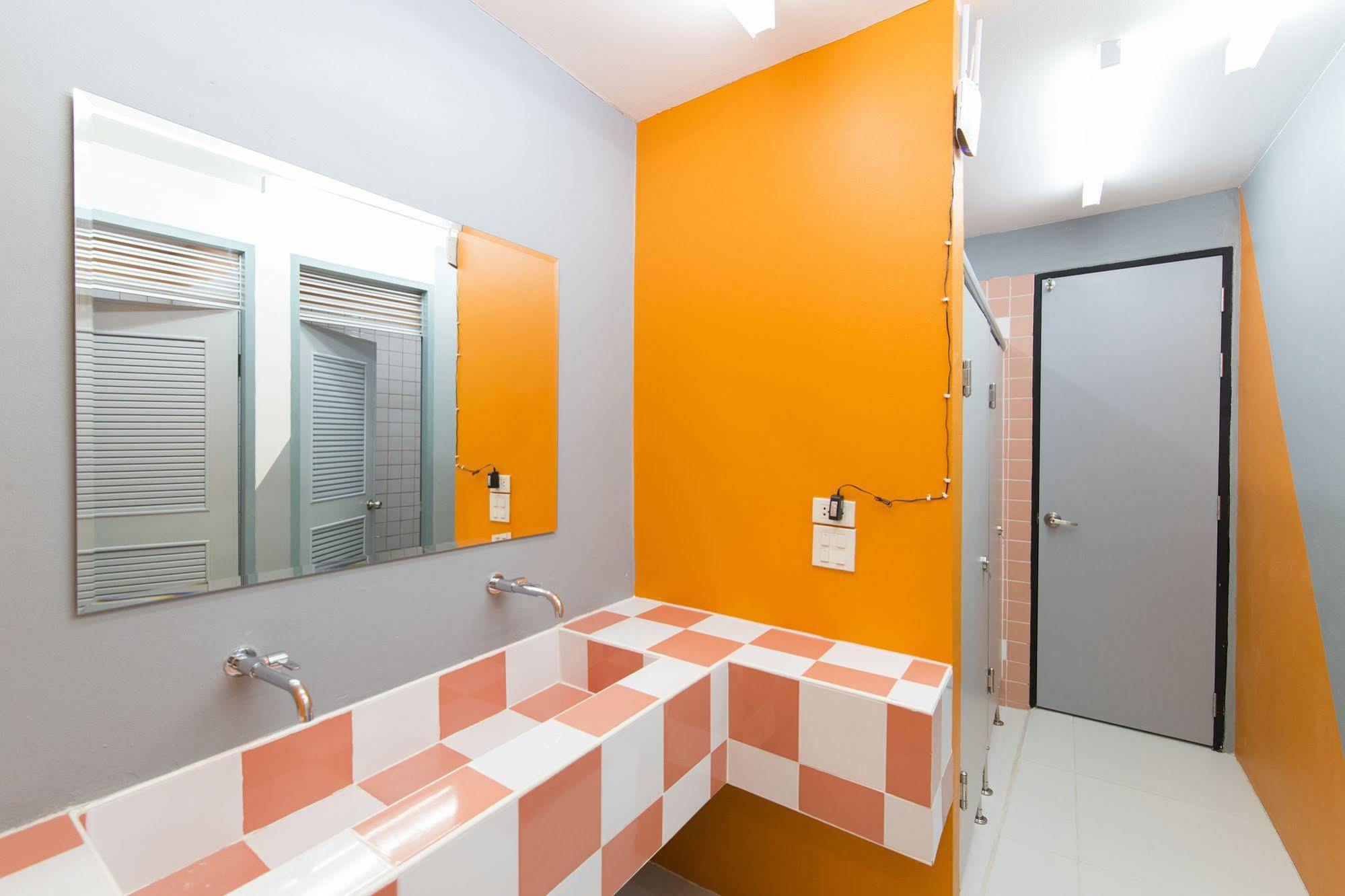 Pixellar Hostel バンコク都 エクステリア 写真
