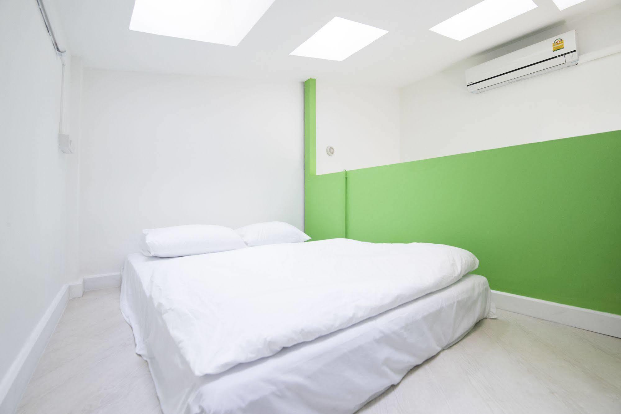 Pixellar Hostel バンコク都 エクステリア 写真