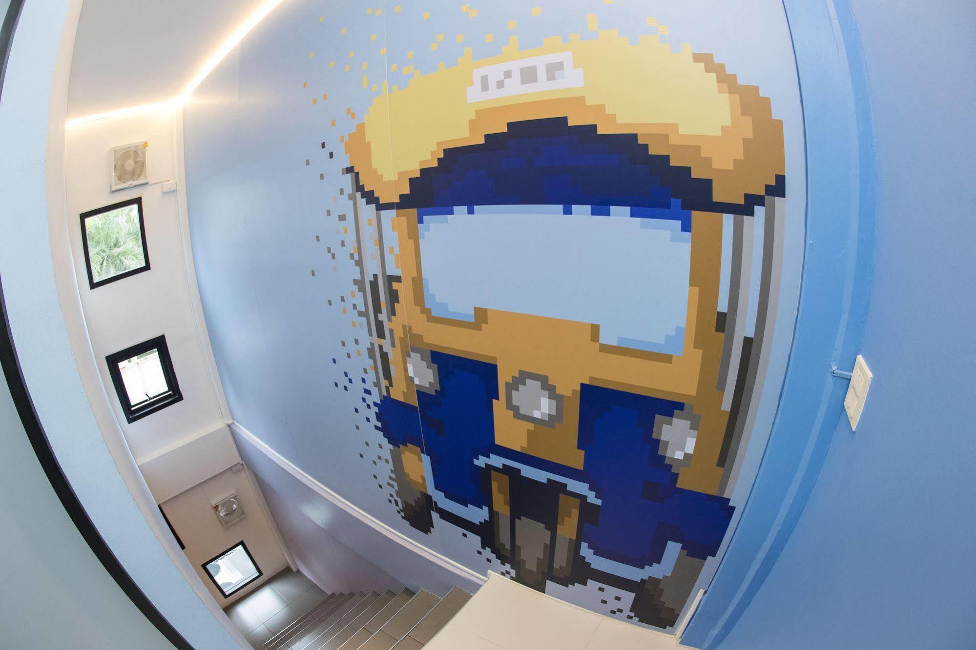 Pixellar Hostel バンコク都 エクステリア 写真