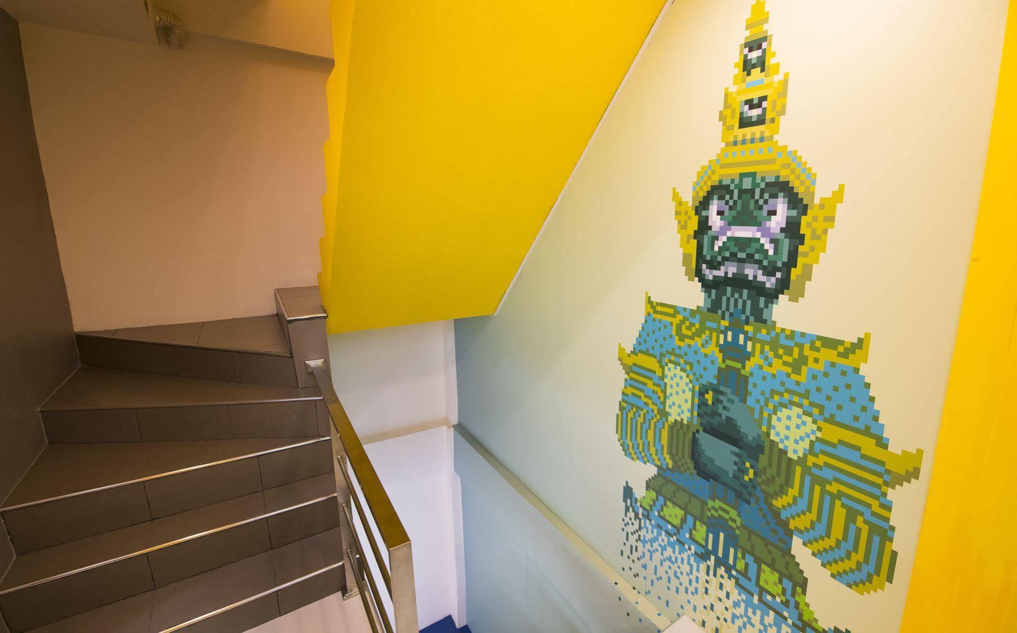 Pixellar Hostel バンコク都 エクステリア 写真